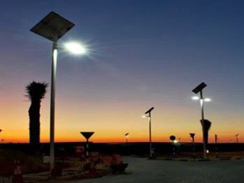 30W সমস্ত লিফপো 4 সোলার স্ট্রিট লাইটে সমস্ত